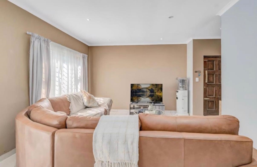 3 Bedroom Property for Sale in Mulbarton Gauteng