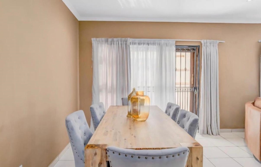 3 Bedroom Property for Sale in Mulbarton Gauteng