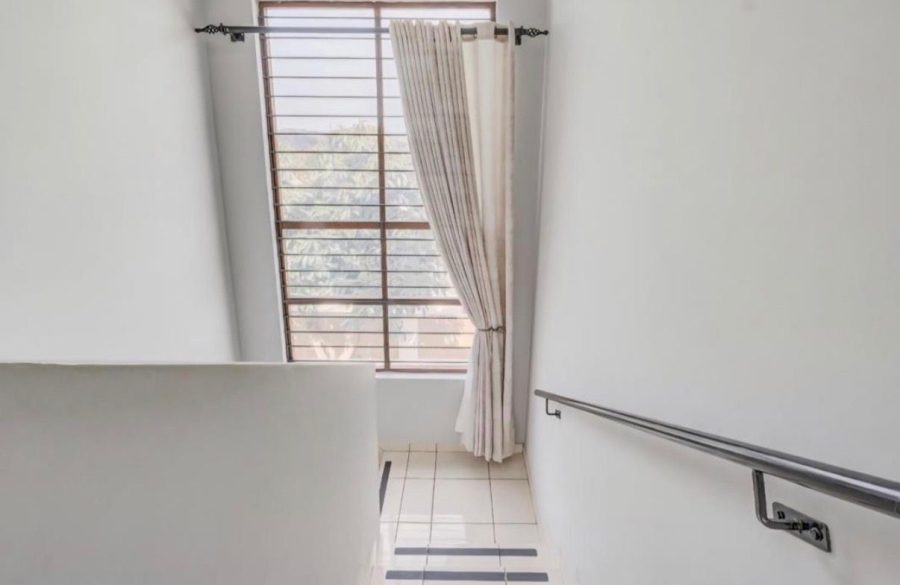 3 Bedroom Property for Sale in Mulbarton Gauteng