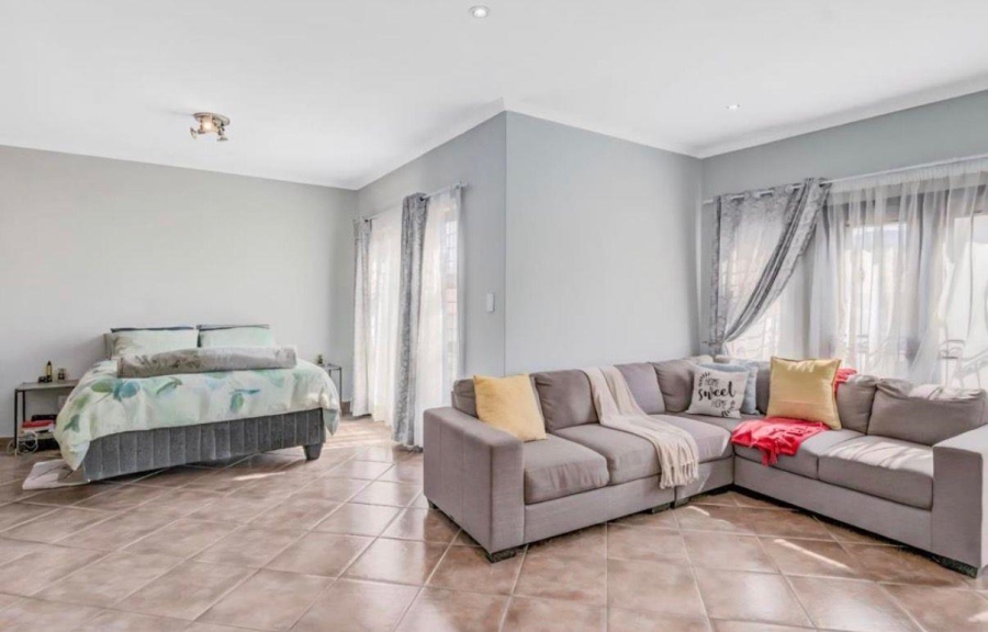 3 Bedroom Property for Sale in Mulbarton Gauteng