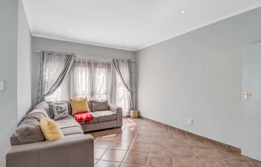 3 Bedroom Property for Sale in Mulbarton Gauteng