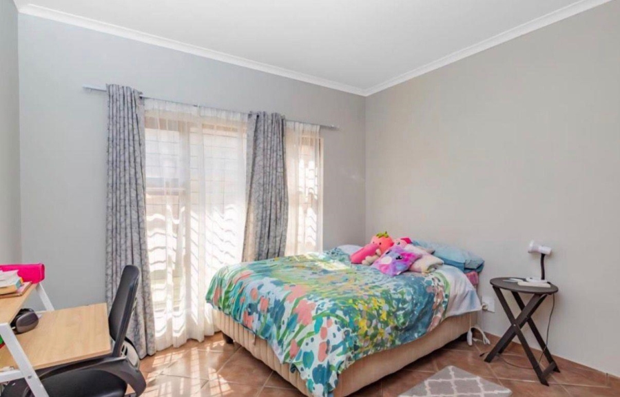 3 Bedroom Property for Sale in Mulbarton Gauteng
