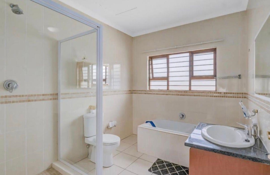 3 Bedroom Property for Sale in Mulbarton Gauteng