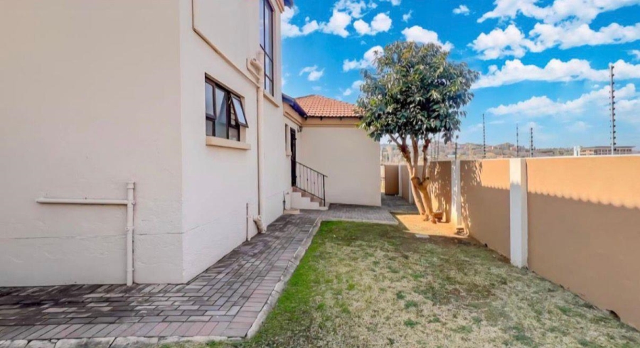 3 Bedroom Property for Sale in Mulbarton Gauteng