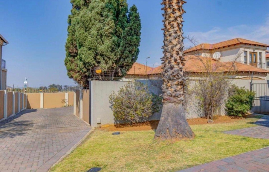 3 Bedroom Property for Sale in Mulbarton Gauteng