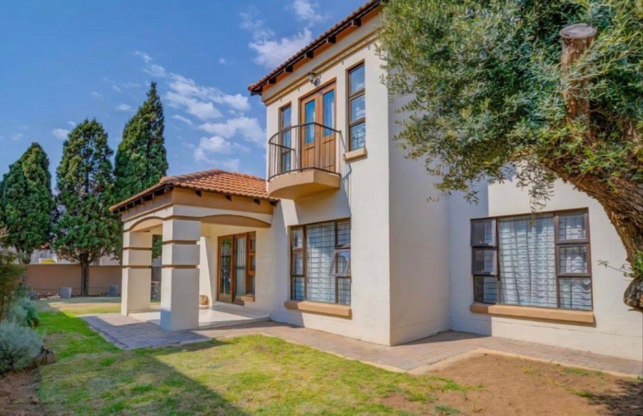 3 Bedroom Property for Sale in Mulbarton Gauteng