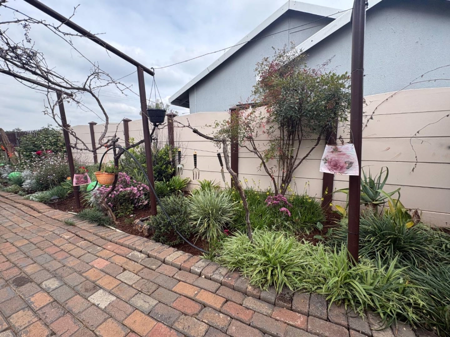 3 Bedroom Property for Sale in Rothdene Gauteng