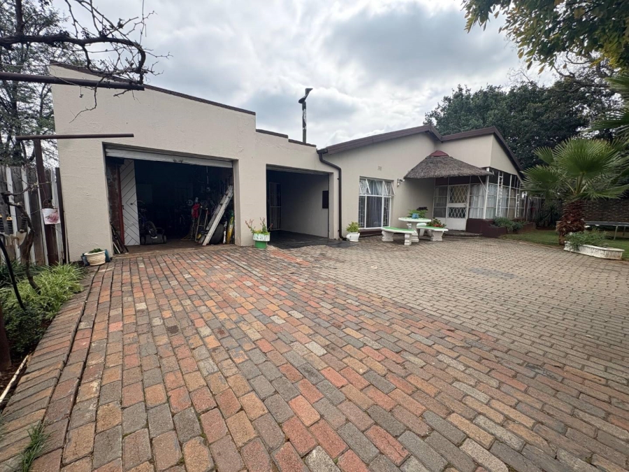 3 Bedroom Property for Sale in Rothdene Gauteng