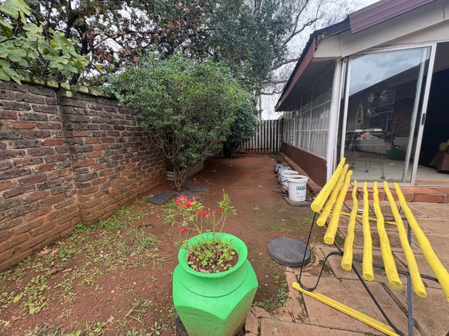 3 Bedroom Property for Sale in Rothdene Gauteng