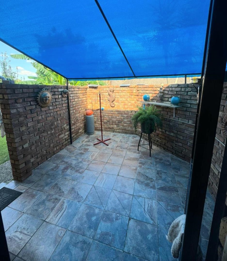 5 Bedroom Property for Sale in Mountain View Gauteng