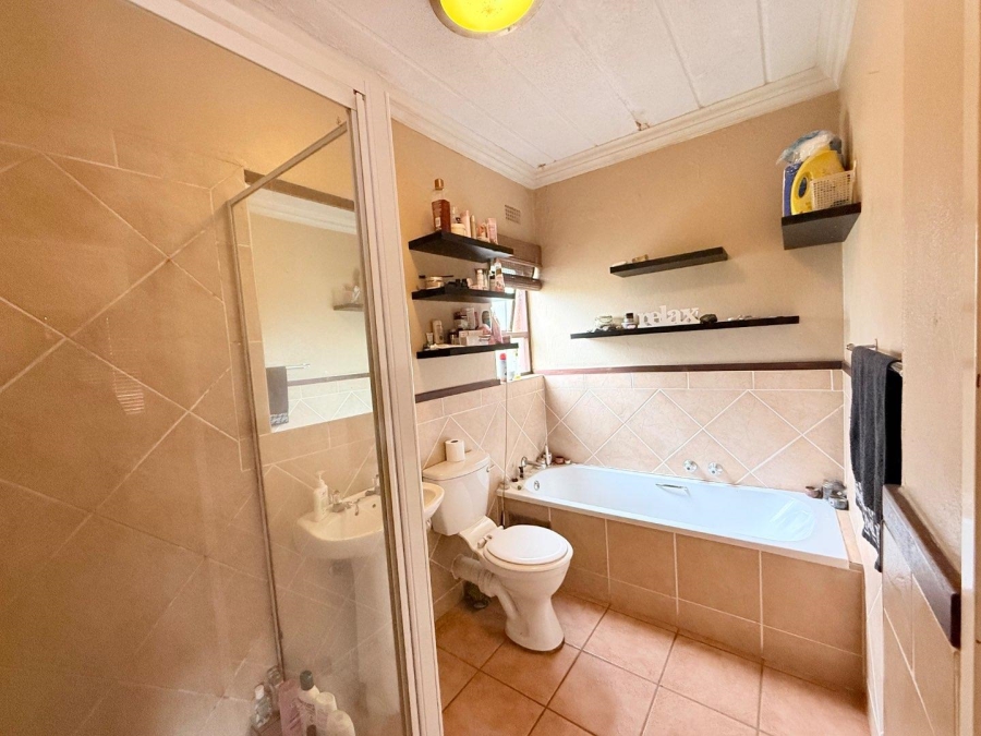 1 Bedroom Property for Sale in Lonehill Gauteng