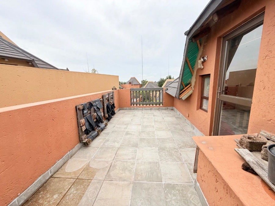 1 Bedroom Property for Sale in Lonehill Gauteng
