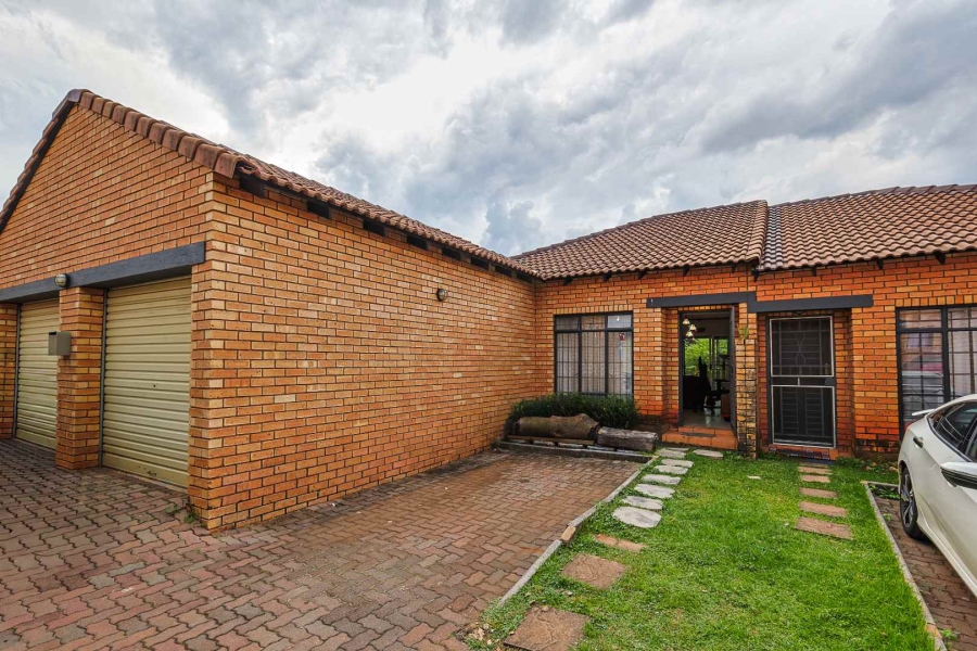 2 Bedroom Property for Sale in Equestria Gauteng