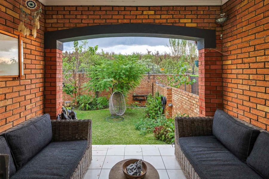 2 Bedroom Property for Sale in Equestria Gauteng