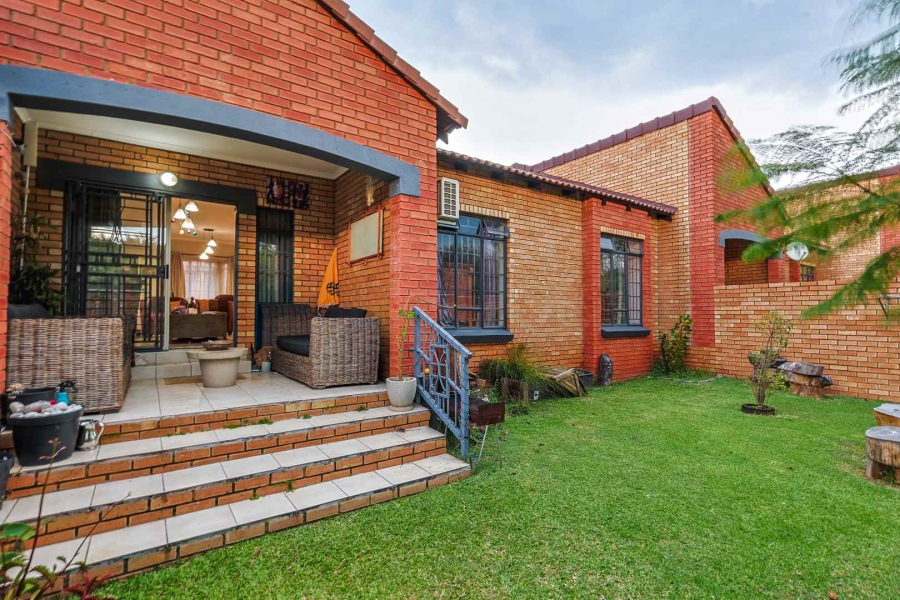 2 Bedroom Property for Sale in Equestria Gauteng
