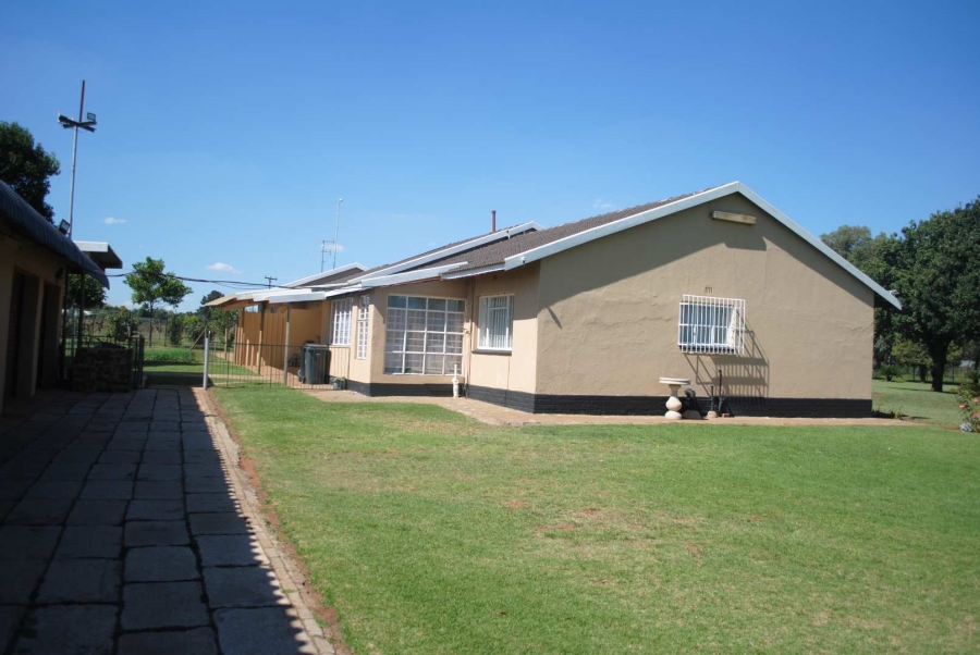 6 Bedroom Property for Sale in Valley Settlements A H Gauteng
