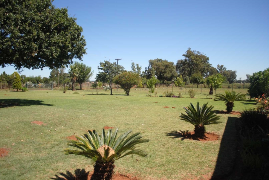 6 Bedroom Property for Sale in Valley Settlements A H Gauteng