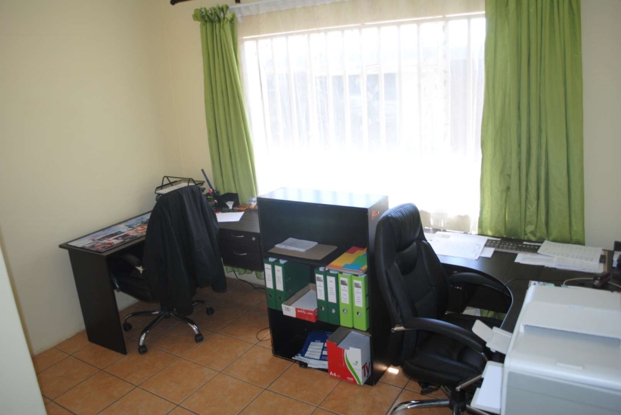 6 Bedroom Property for Sale in Valley Settlements A H Gauteng