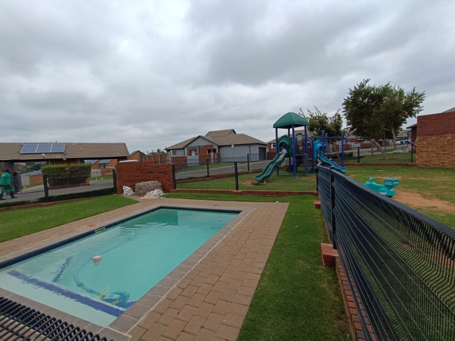 2 Bedroom Property for Sale in Amberfield Valley Gauteng