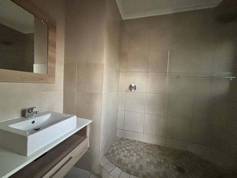 2 Bedroom Property for Sale in Montana Tuine Gauteng