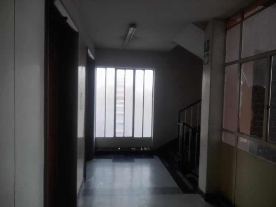 1 Bedroom Property for Sale in Hillbrow Gauteng