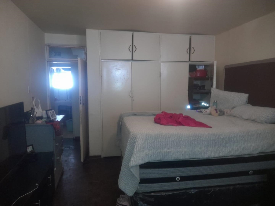 1 Bedroom Property for Sale in Hillbrow Gauteng