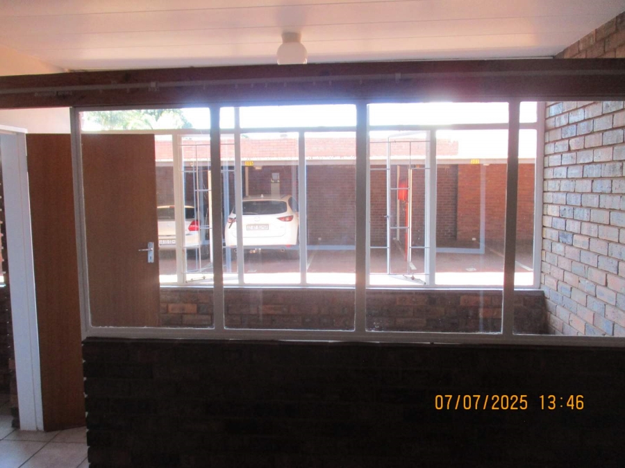 To Let 2 Bedroom Property for Rent in Annlin Gauteng