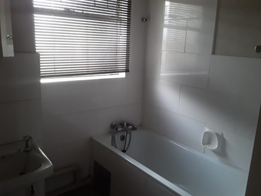 To Let 2 Bedroom Property for Rent in Annlin Gauteng