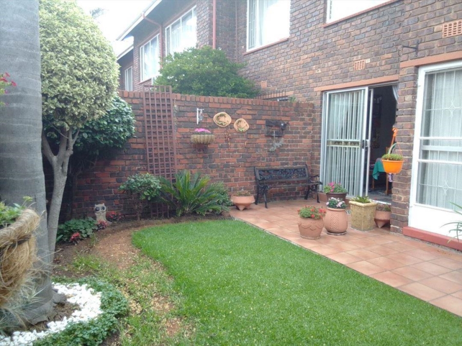 2 Bedroom Property for Sale in Birchleigh Gauteng