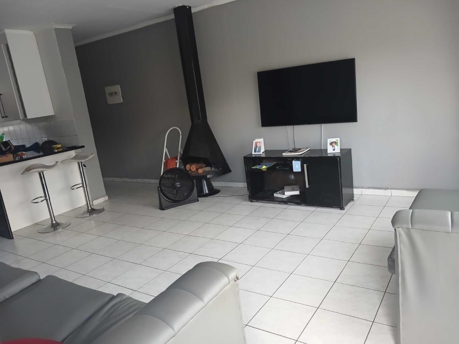 3 Bedroom Property for Sale in Meredale Gauteng