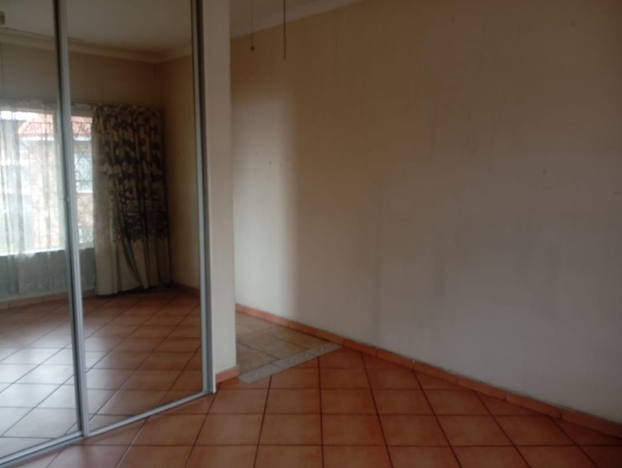 2 Bedroom Property for Sale in New Redruth Gauteng
