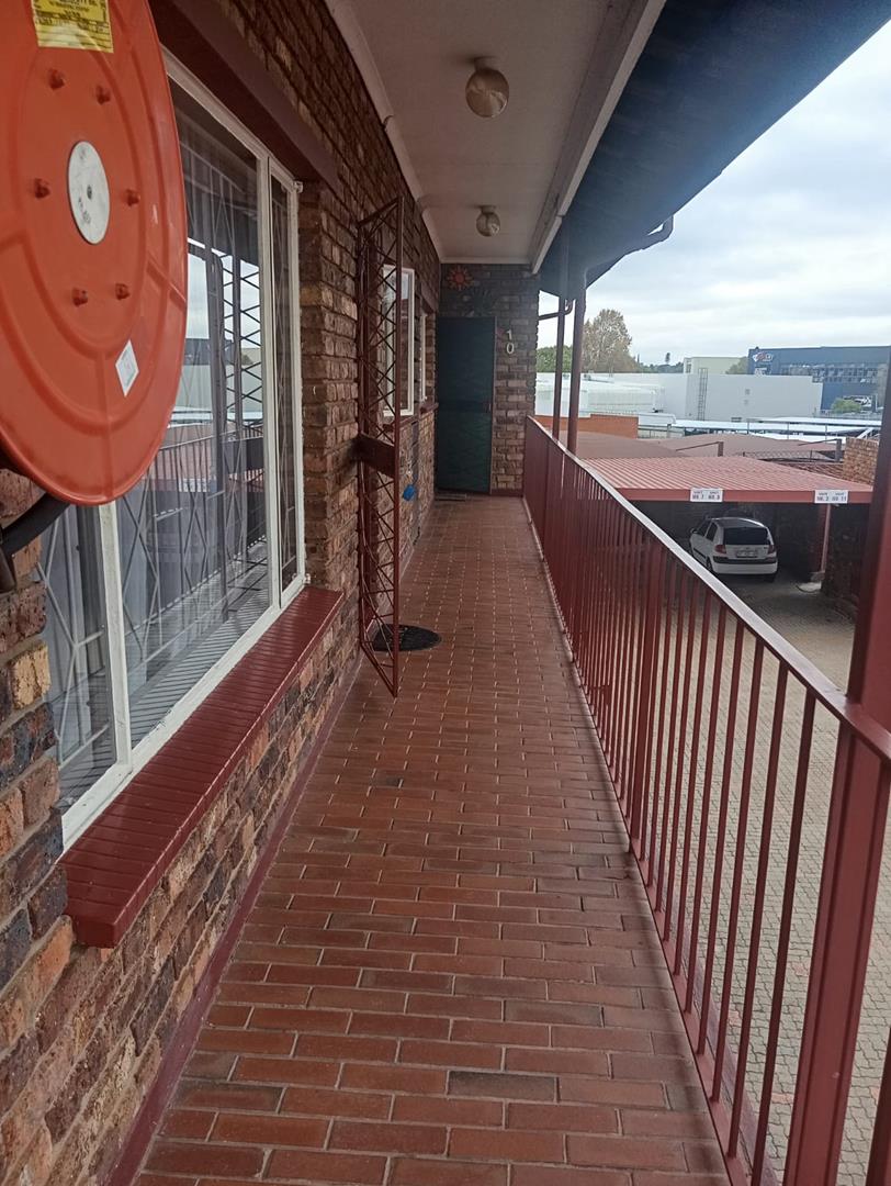 2 Bedroom Property for Sale in New Redruth Gauteng