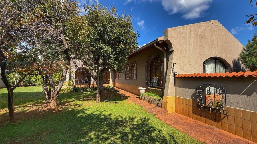 5 Bedroom Property for Sale in The Hill Gauteng