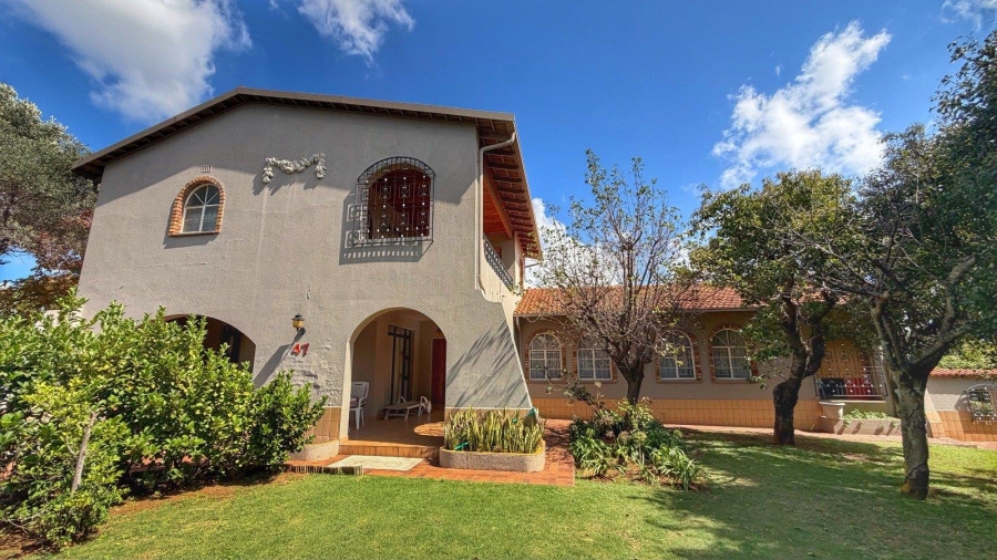 5 Bedroom Property for Sale in The Hill Gauteng