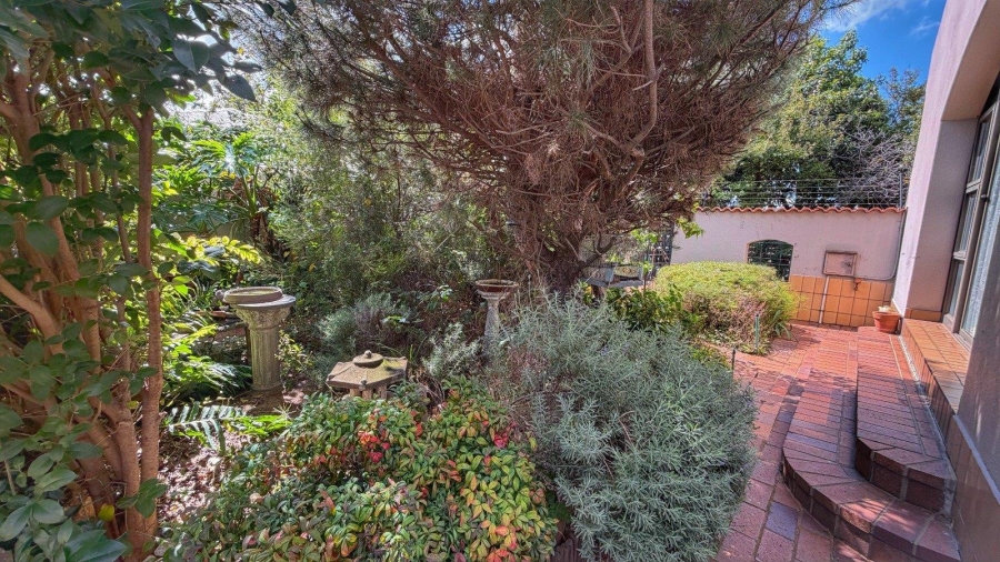 5 Bedroom Property for Sale in The Hill Gauteng
