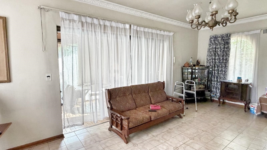 5 Bedroom Property for Sale in The Hill Gauteng