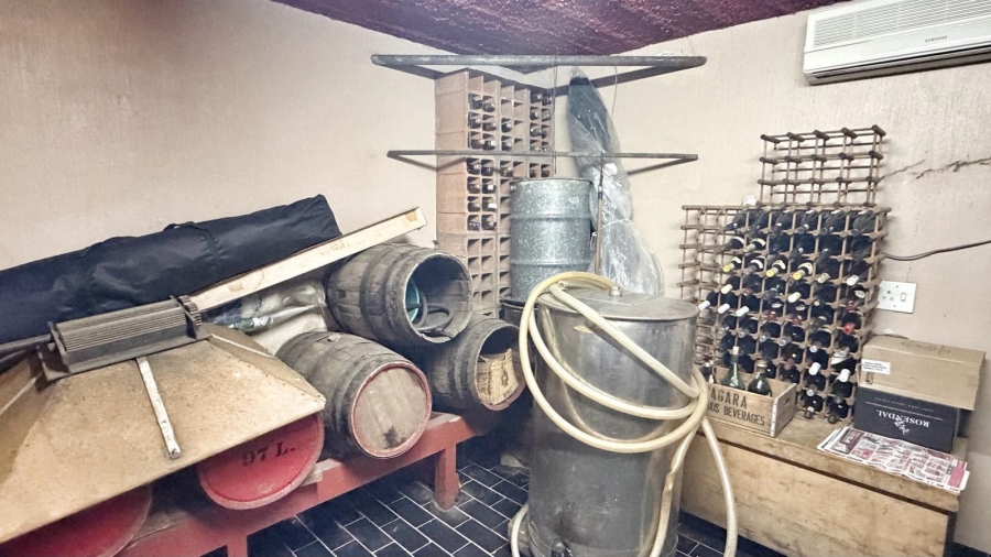 5 Bedroom Property for Sale in The Hill Gauteng