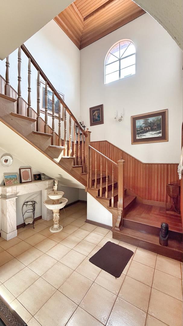 5 Bedroom Property for Sale in The Hill Gauteng