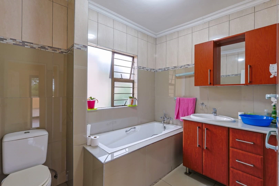 4 Bedroom Property for Sale in Willow Acres Gauteng