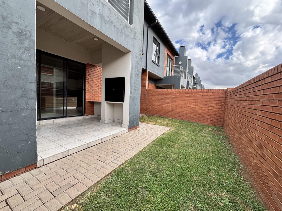 To Let 3 Bedroom Property for Rent in Montana Tuine Gauteng