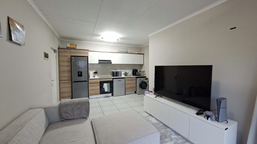 1 Bedroom Property for Sale in Waterfall Gauteng