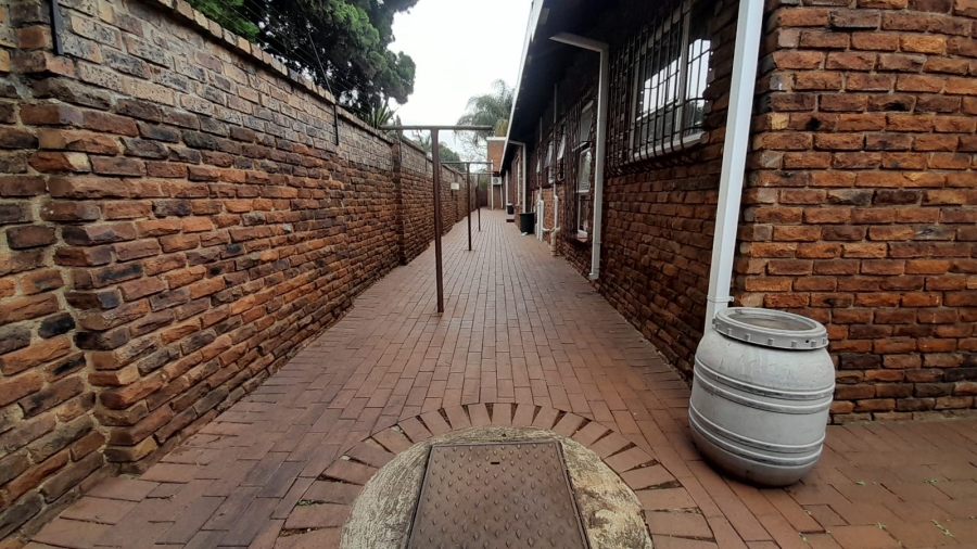 4 Bedroom Property for Sale in Edleen Gauteng