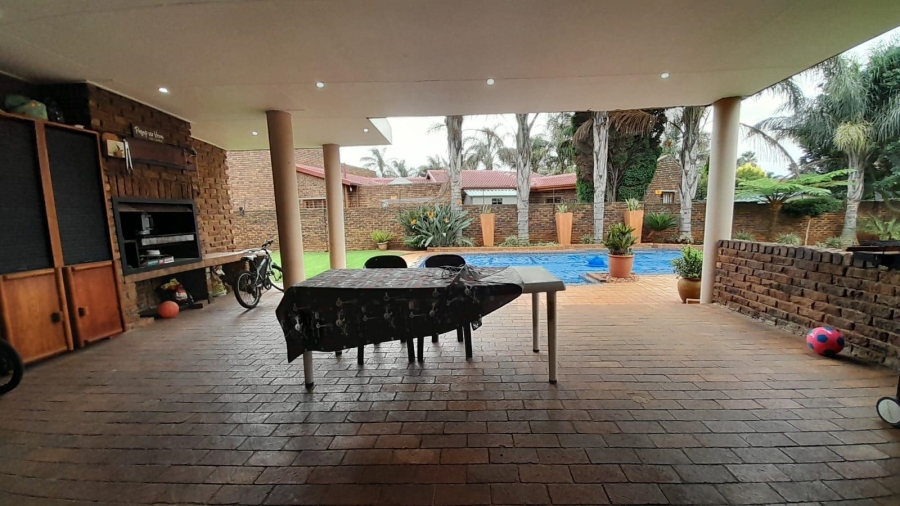 4 Bedroom Property for Sale in Edleen Gauteng