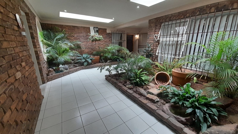 4 Bedroom Property for Sale in Edleen Gauteng