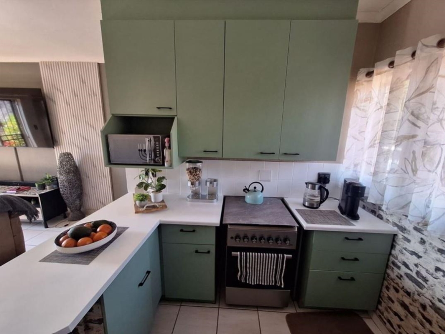 3 Bedroom Property for Sale in Birchleigh North Gauteng