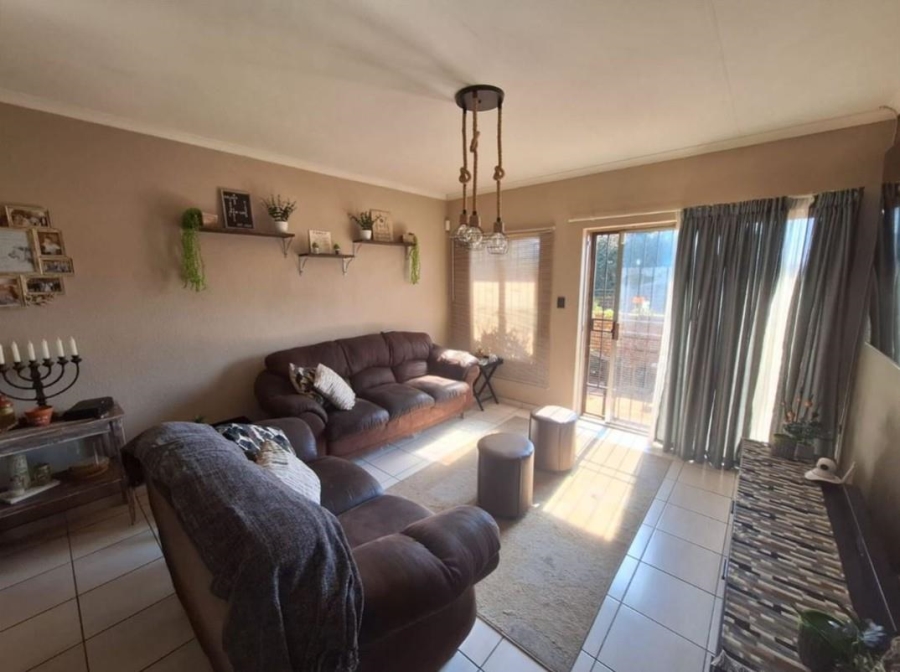 3 Bedroom Property for Sale in Birchleigh North Gauteng
