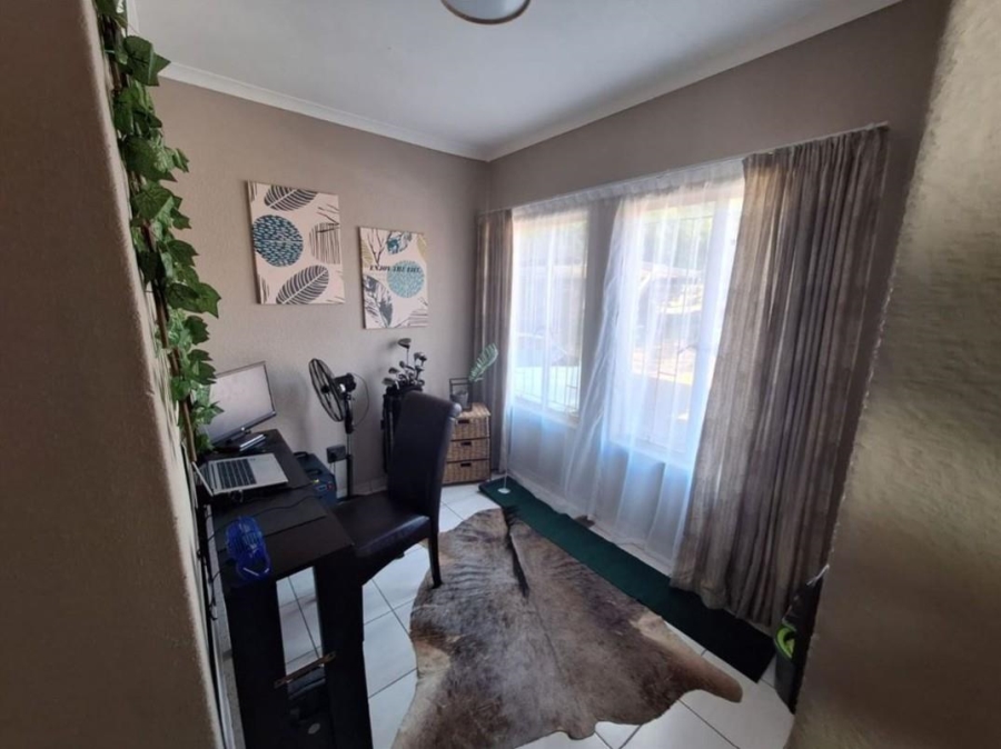3 Bedroom Property for Sale in Birchleigh North Gauteng