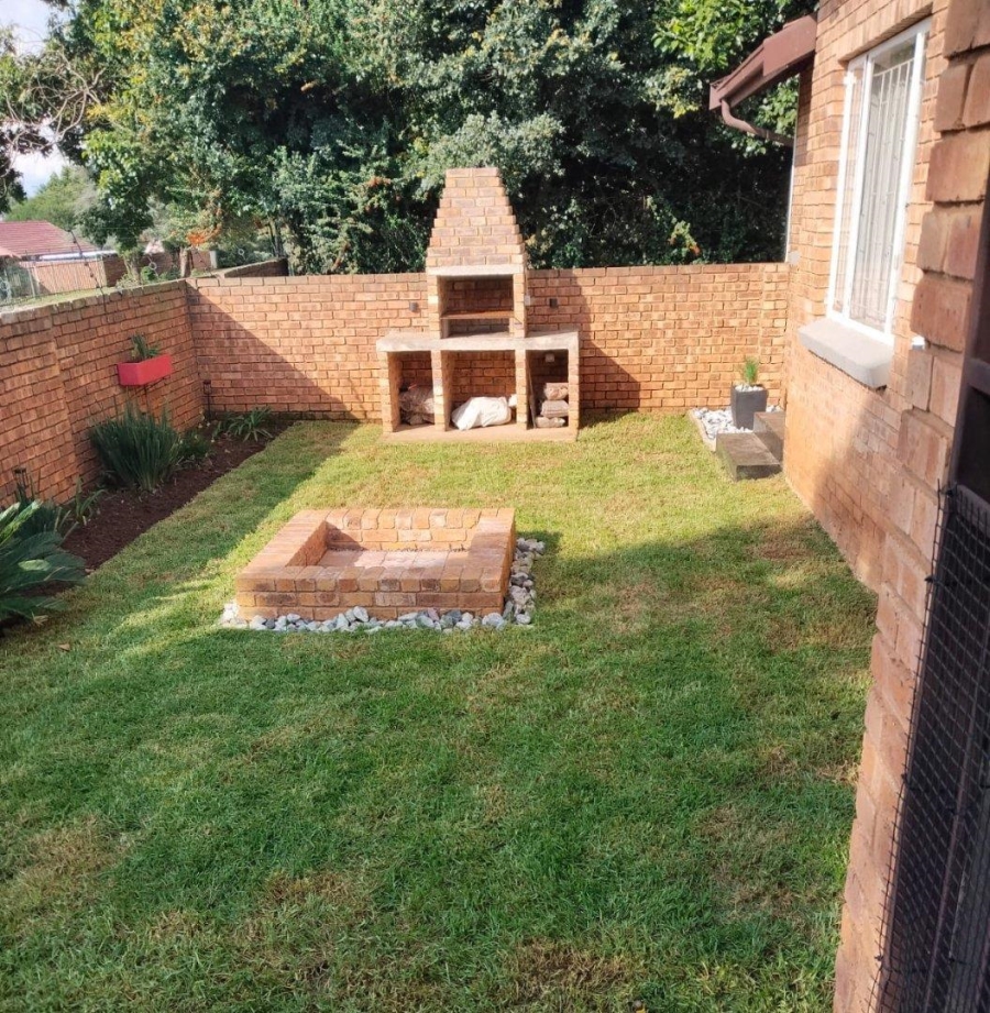 3 Bedroom Property for Sale in Birchleigh North Gauteng