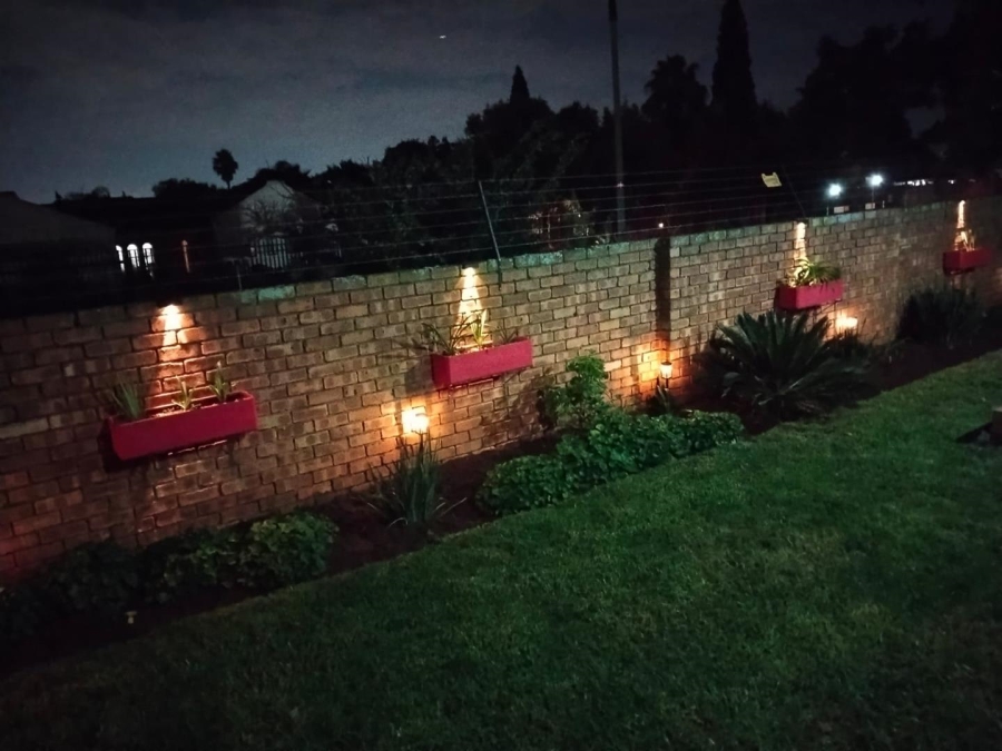 3 Bedroom Property for Sale in Birchleigh North Gauteng