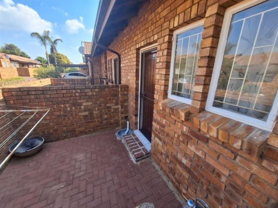 3 Bedroom Property for Sale in Birchleigh North Gauteng